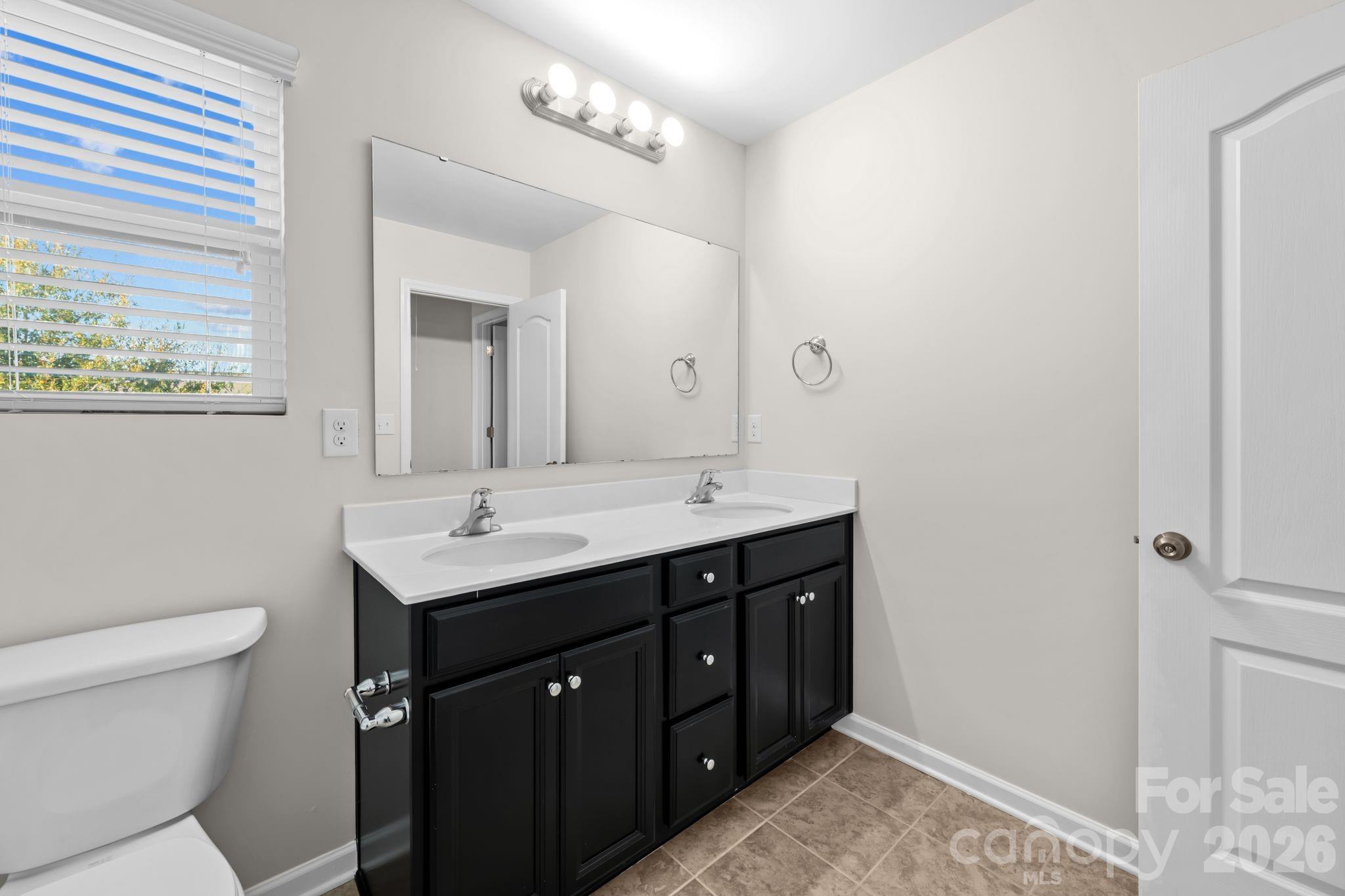 11203 Chapeclane Road Charlotte, NC 28278 - Photo 17 of 24 Gallery Image 17