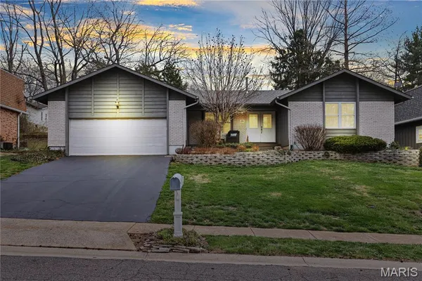 $275,000 | 1226 Beaver Trail Drive, Ferguson, MO 63135