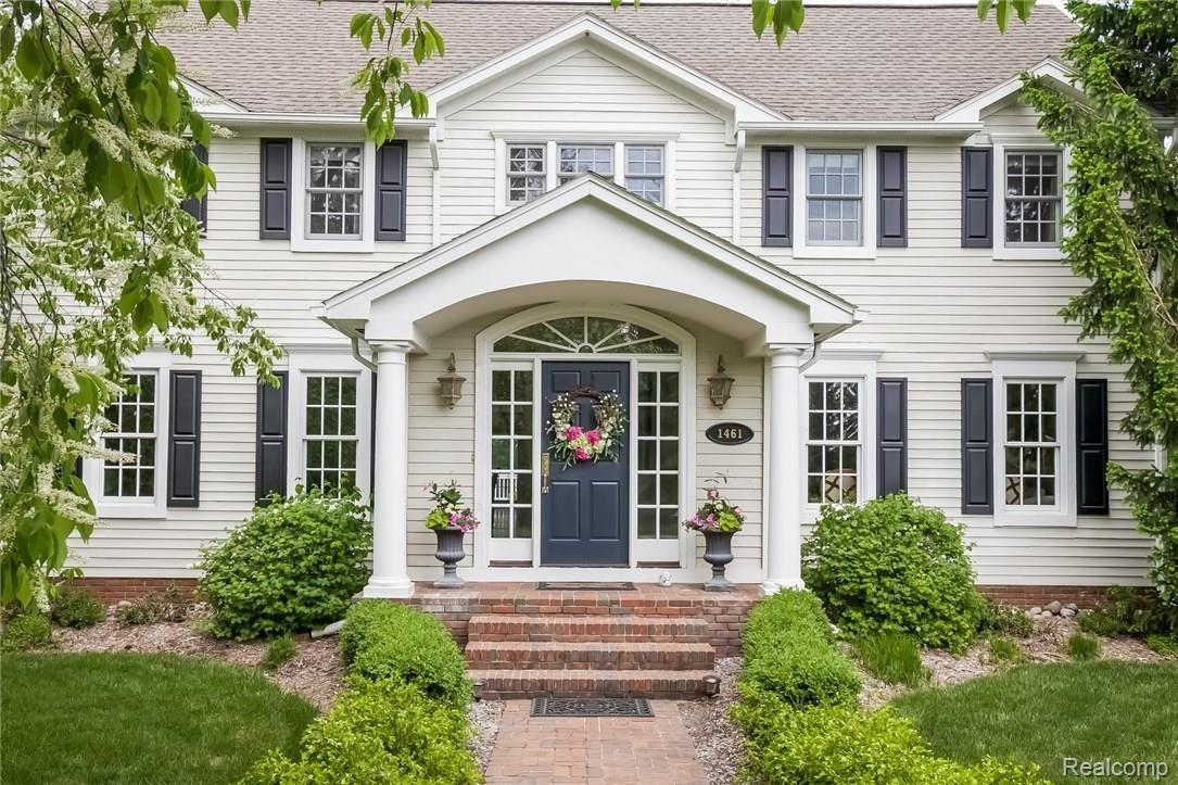 007-Front_Entrance-2802318-medium.jpg