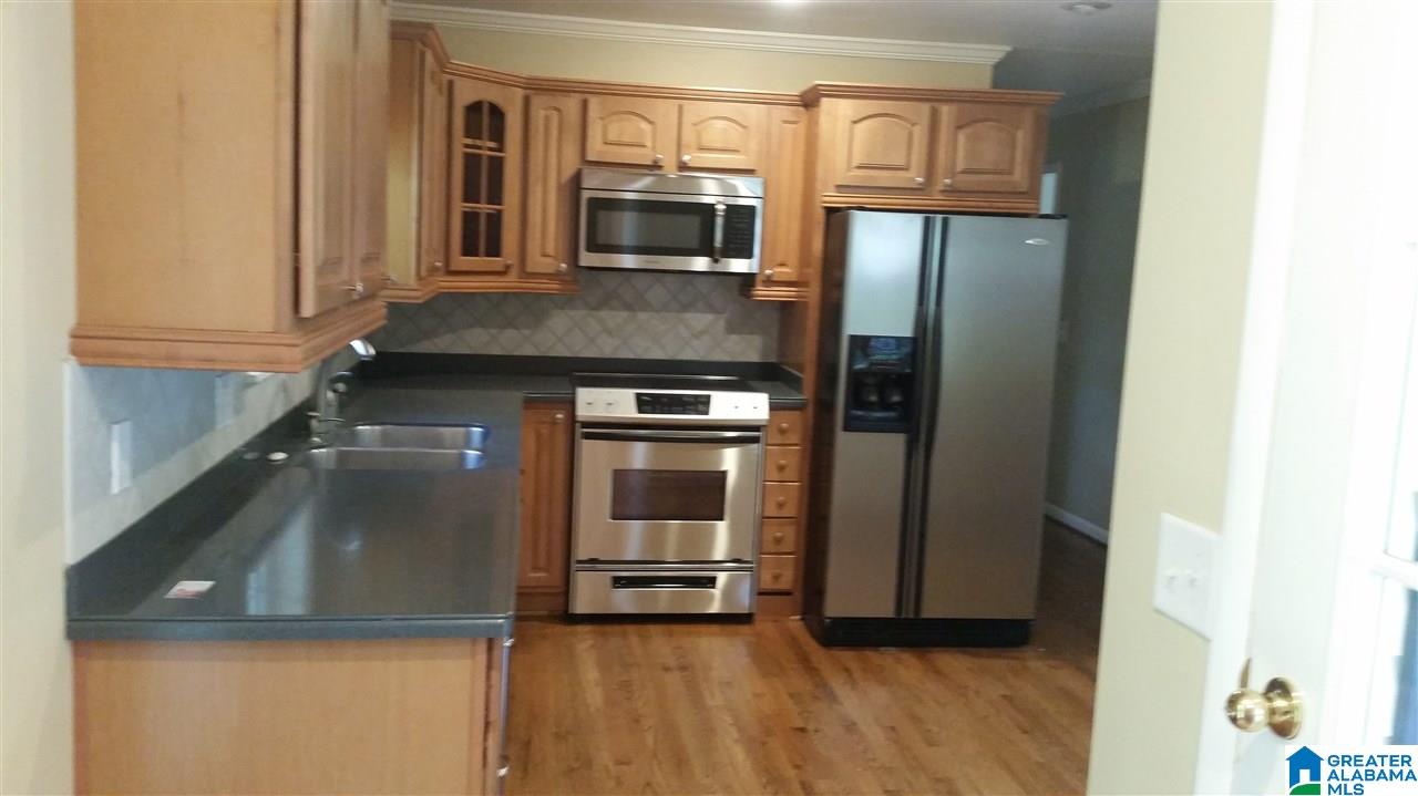 935 5th Avenue Southwest Alabaster, AL 35007 - Photo 2 of 11
