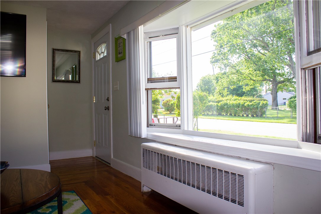 246 Riverside Avenue Warwick, RI 02889 - Photo 13 of 40