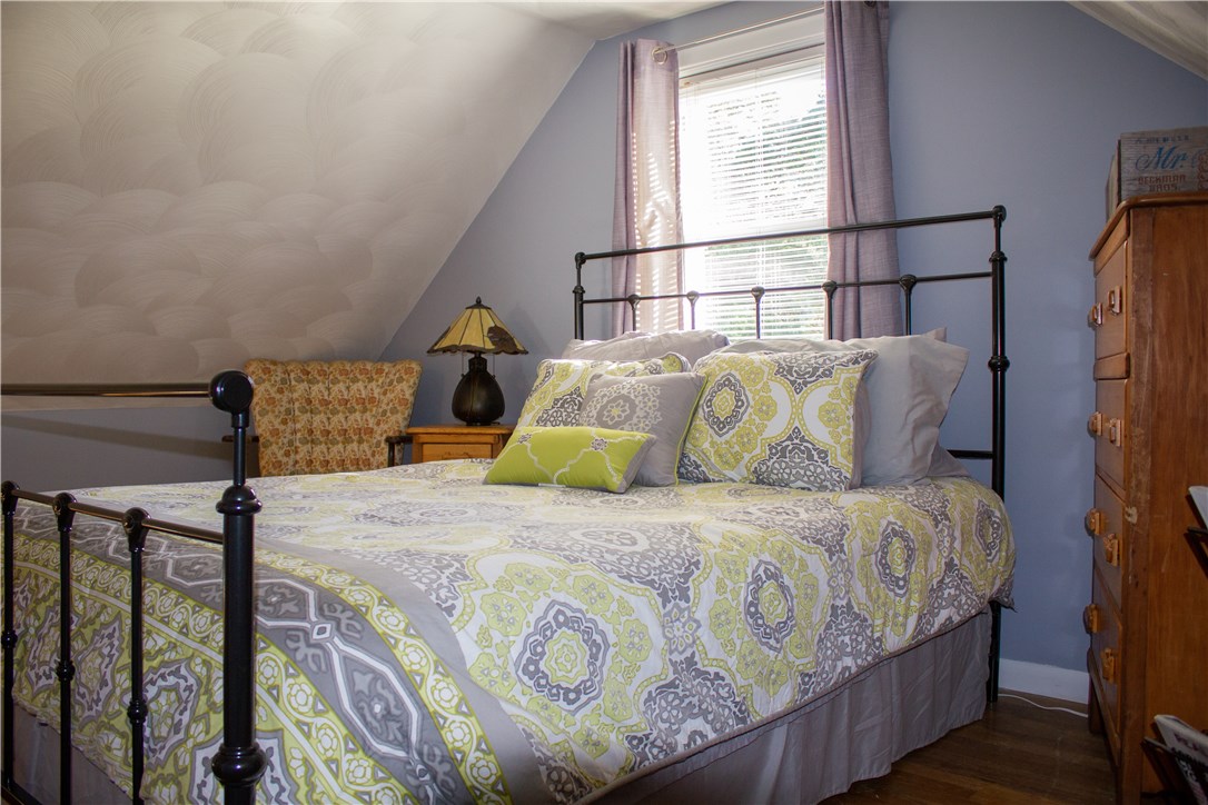 246 Riverside Avenue Warwick, RI 02889 - Photo 17 of 40