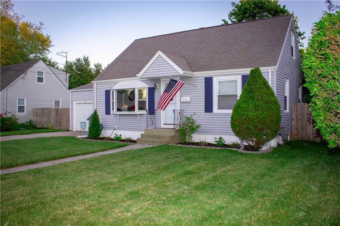 246 Riverside Avenue Warwick, RI 02889 - Photo 2 of 40