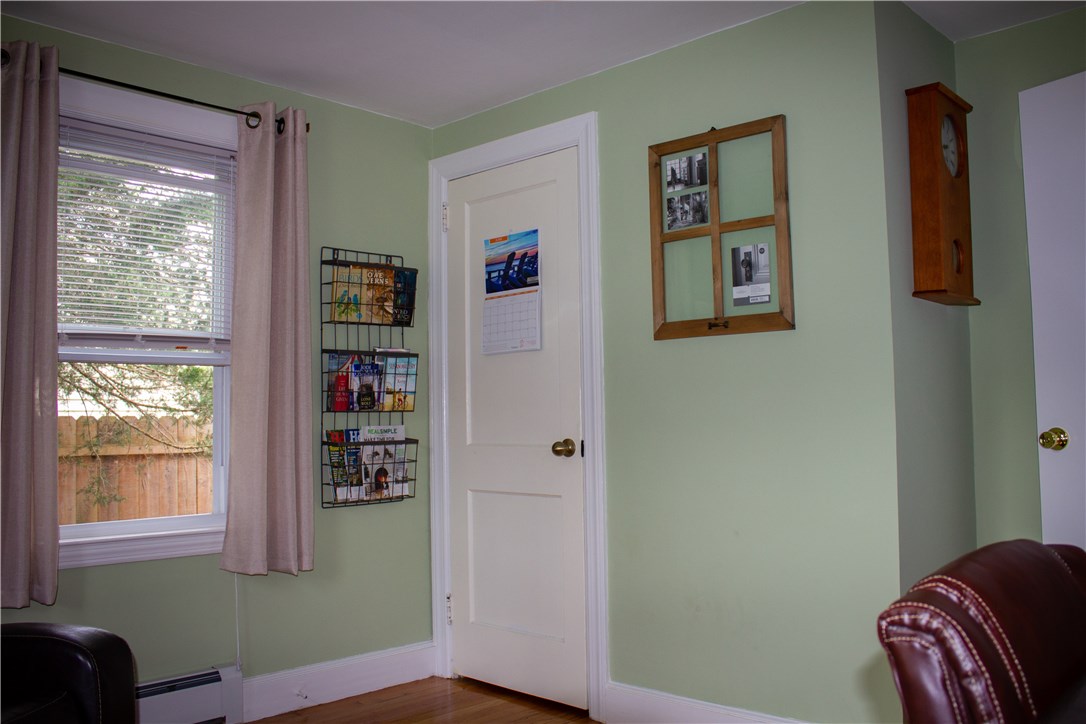 246 Riverside Avenue Warwick, RI 02889 - Photo 24 of 40