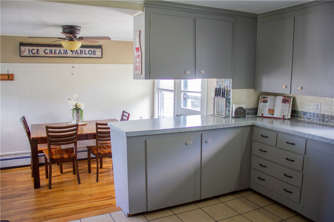 246 Riverside Avenue Warwick, RI 02889 - Photo 10 of 40