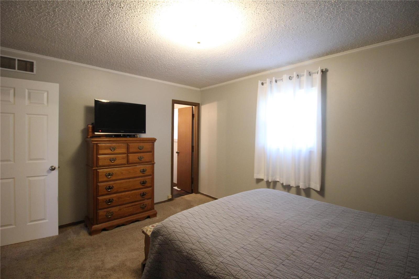 2340 Morrison Road Granite City, IL 62040 - Photo 15 of 45 Gallery Image 15