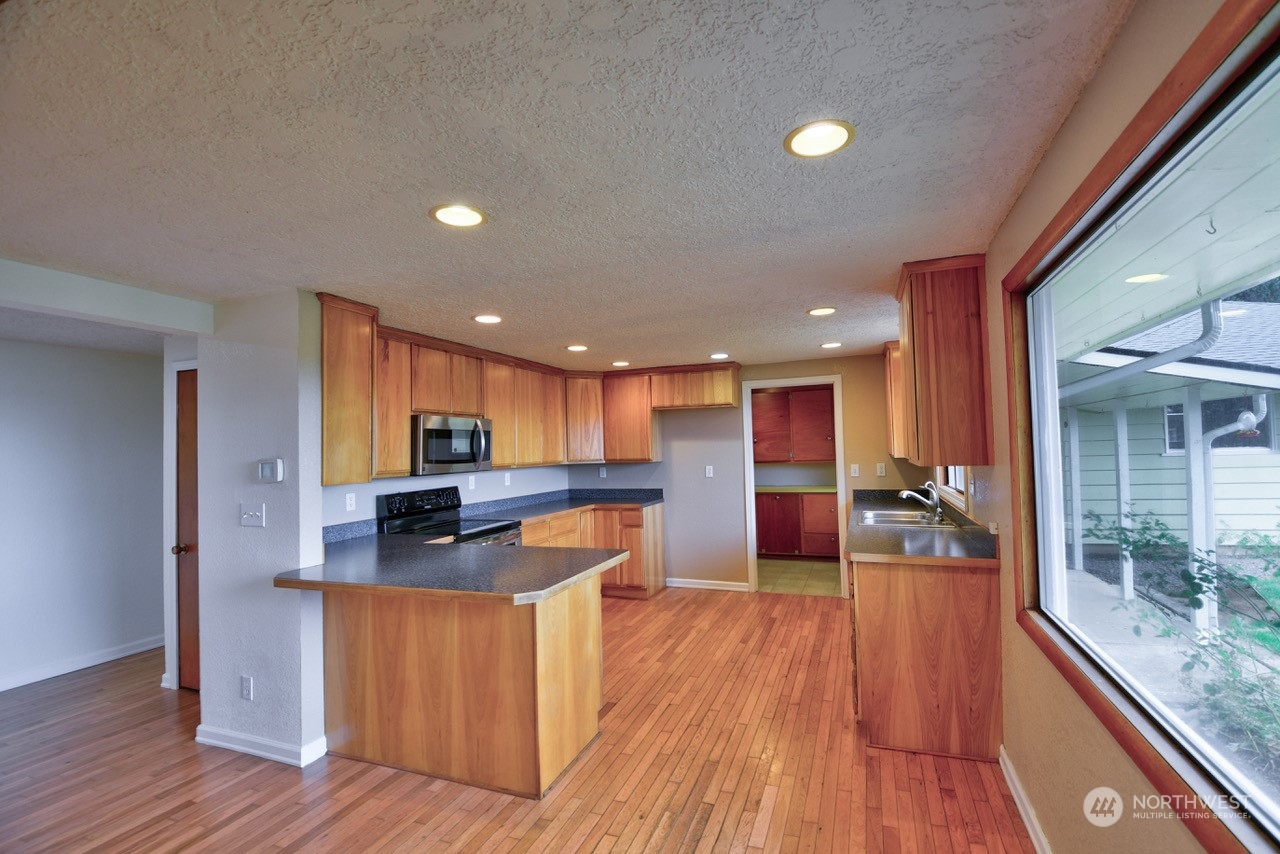 390 Leonard Road Onalaska, WA 98570 - Photo 4 of 38 Gallery Image 4