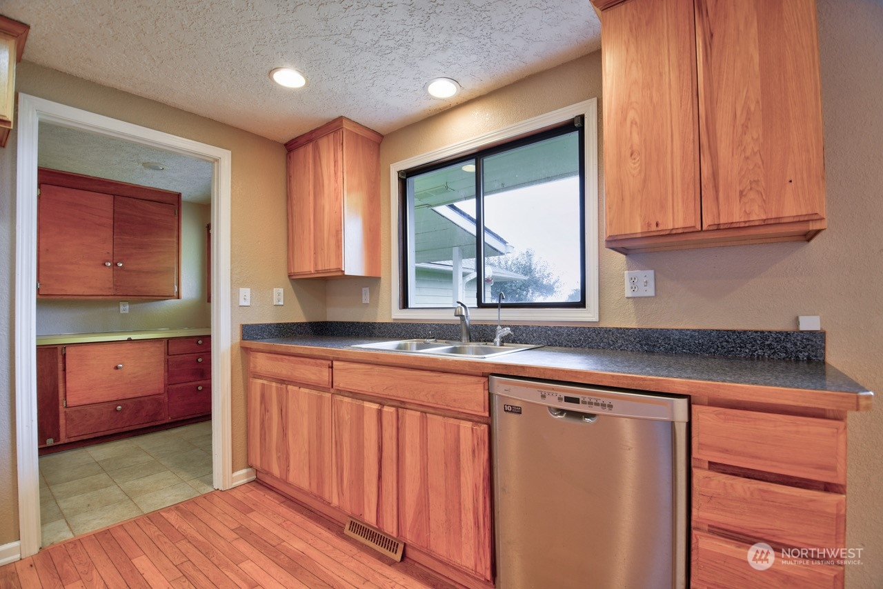 390 Leonard Road Onalaska, WA 98570 - Photo 5 of 38 Gallery Image 5