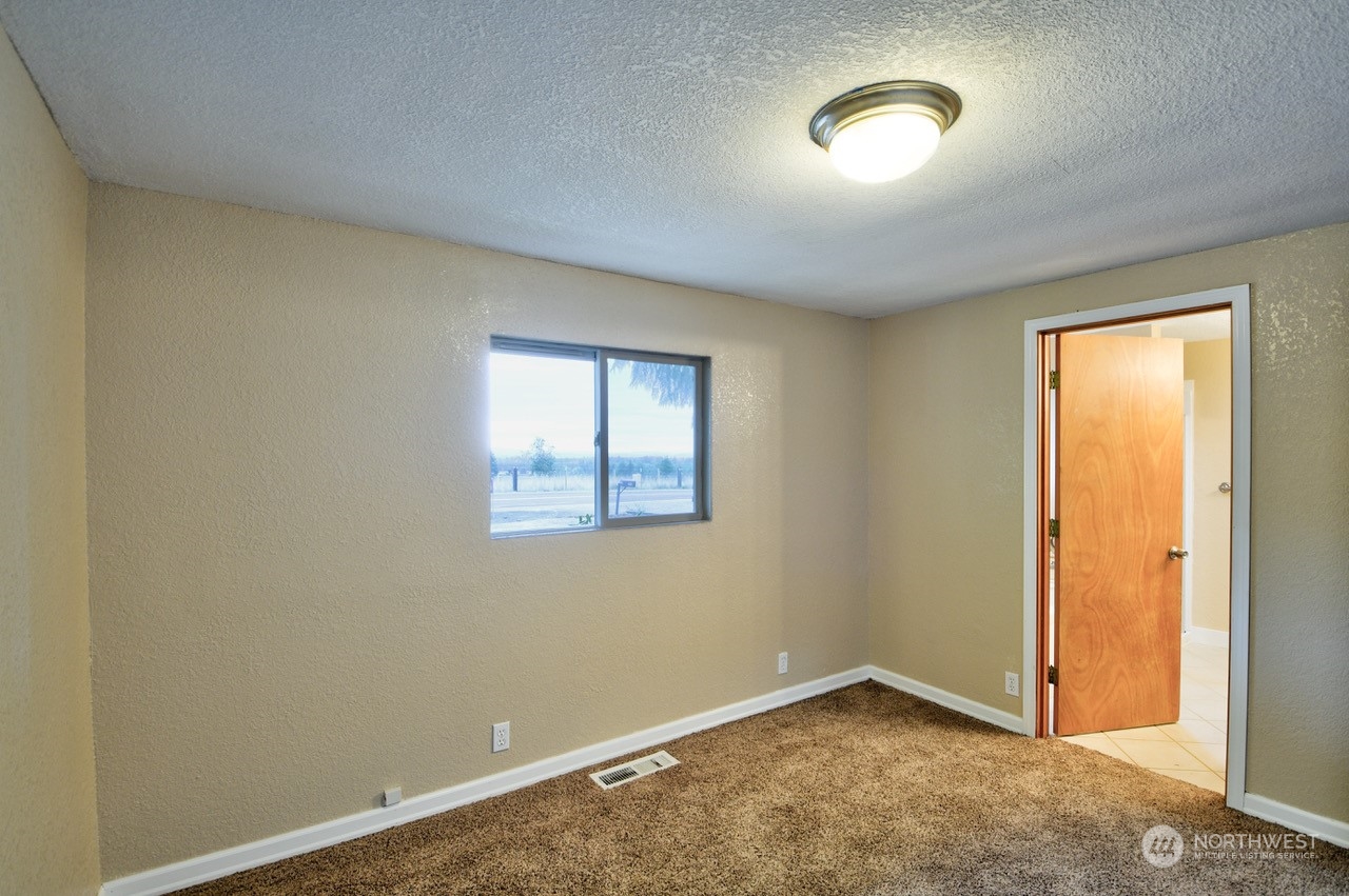 390 Leonard Road Onalaska, WA 98570 - Photo 8 of 38 Gallery Image 8