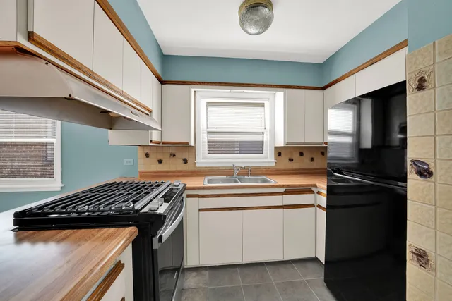 $344,900 | 5630 South Melvina Avenue, Chicago, IL 60638