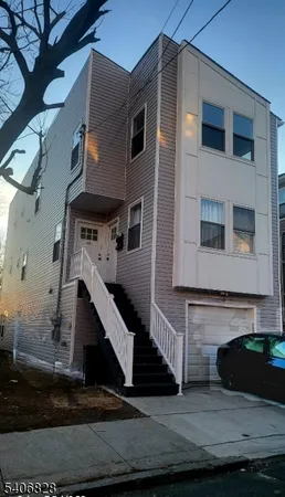 a view of entryway with a front door