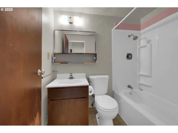 $179,000 | 1313 Lincoln Street, Unit 1005, Eugene, OR 97401