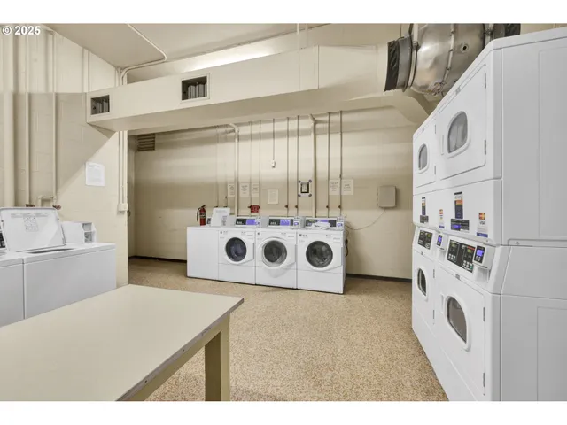 $199,700 | 1313 Lincoln Street, Unit 1005, Eugene, OR 97401