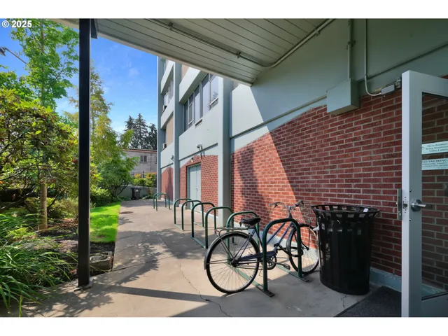 $199,700 | 1313 Lincoln Street, Unit 1005, Eugene, OR 97401