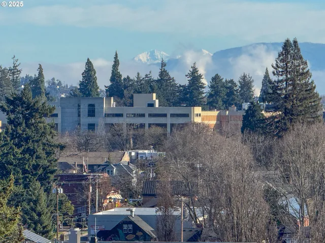 $199,700 | 1313 Lincoln Street, Unit 1005, Eugene, OR 97401