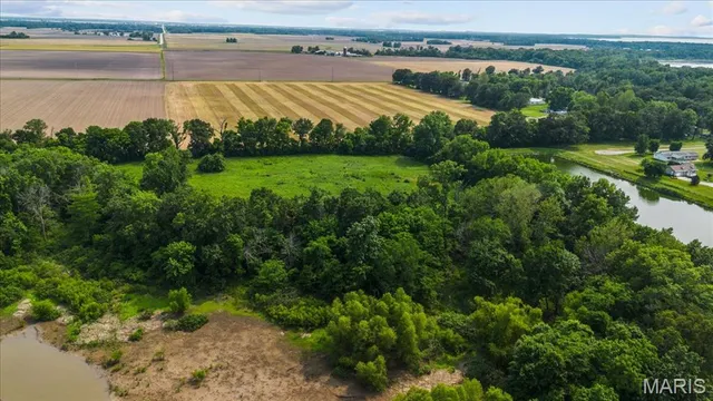 $310,000 | 17 Wood Drive, Carlyle, IL 62231