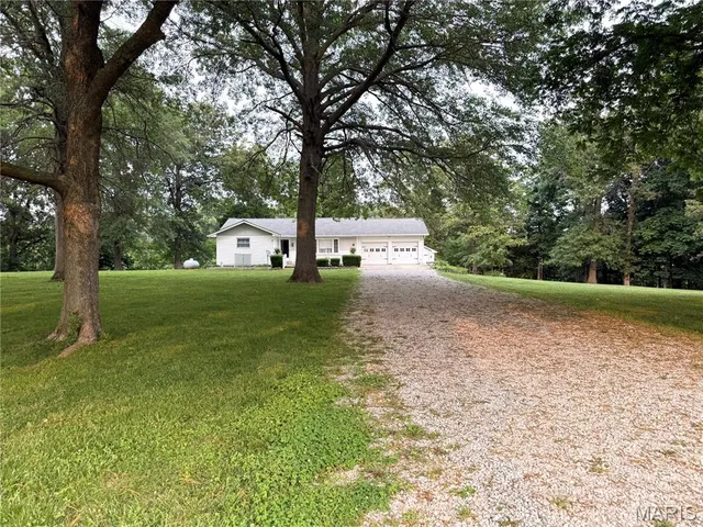 $310,000 | 17 Wood Drive, Carlyle, IL 62231
