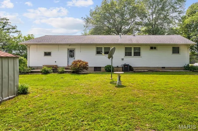 $310,000 | 17 Wood Drive, Carlyle, IL 62231