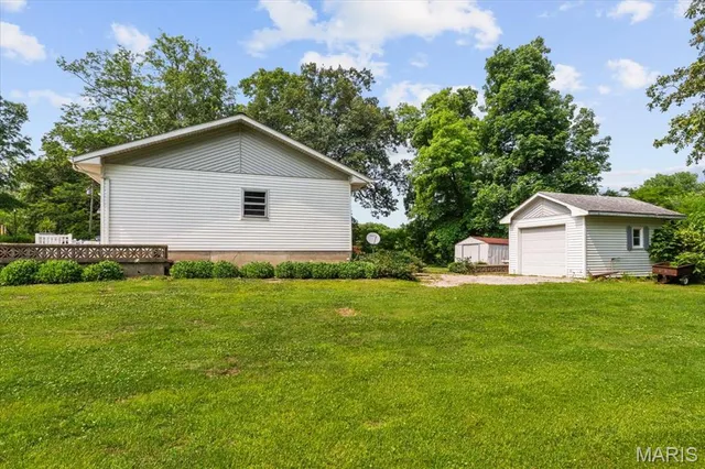 $310,000 | 17 Wood Drive, Carlyle, IL 62231