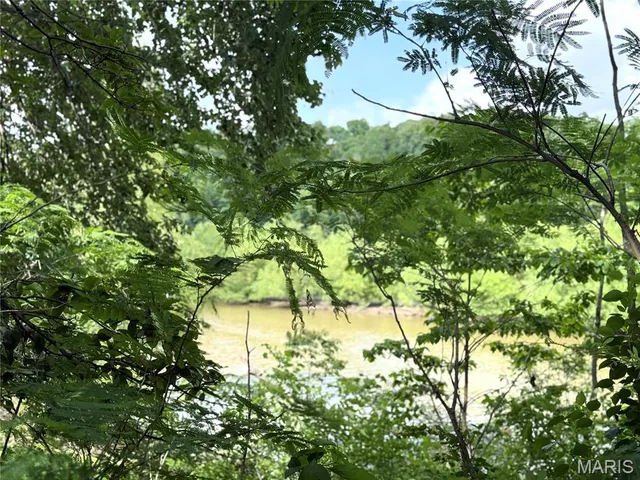 $310,000 | 17 Wood Drive, Carlyle, IL 62231