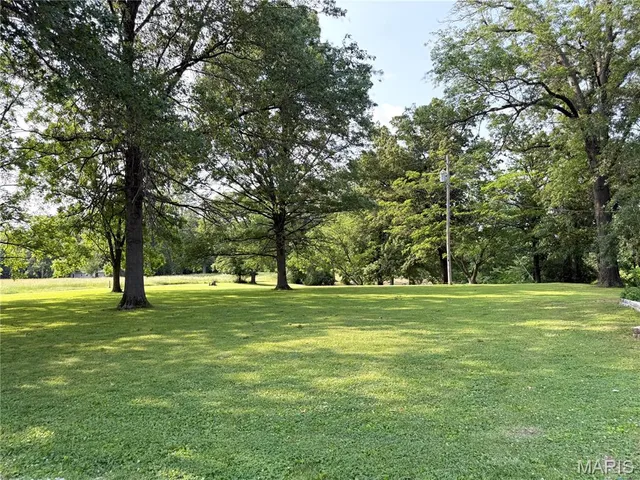 $310,000 | 17 Wood Drive, Carlyle, IL 62231