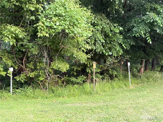 $310,000 | 17 Wood Drive, Carlyle, IL 62231