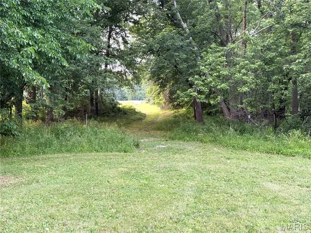 $310,000 | 17 Wood Drive, Carlyle, IL 62231