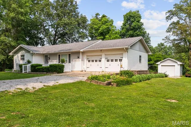 $310,000 | 17 Wood Drive, Carlyle, IL 62231