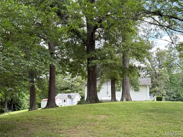 $310,000 | 17 Wood Drive, Carlyle, IL 62231