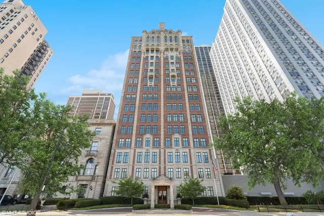 $3,095,000 | 1540 North Lake Shore Drive, Unit 8N, Chicago, IL 60610