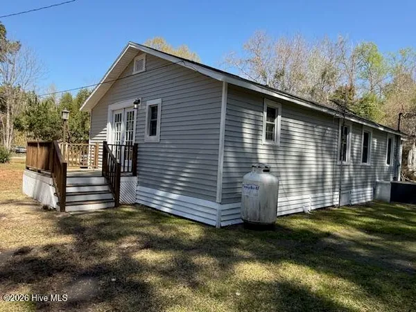 $1,950 | 128 Peterson Hill Avenue, Burgaw, NC 28425