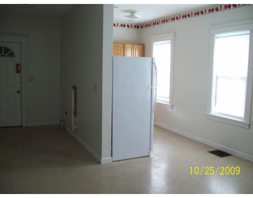 16 Louise Street Worcester, MA 01607 - Photo 4 of 7 Gallery Image 4