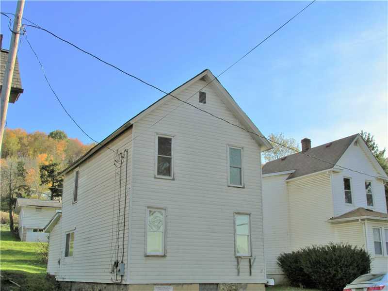 69 Pittsburgh Road Butler, PA 16001 - Photo 1 of 17 Exterior Front.