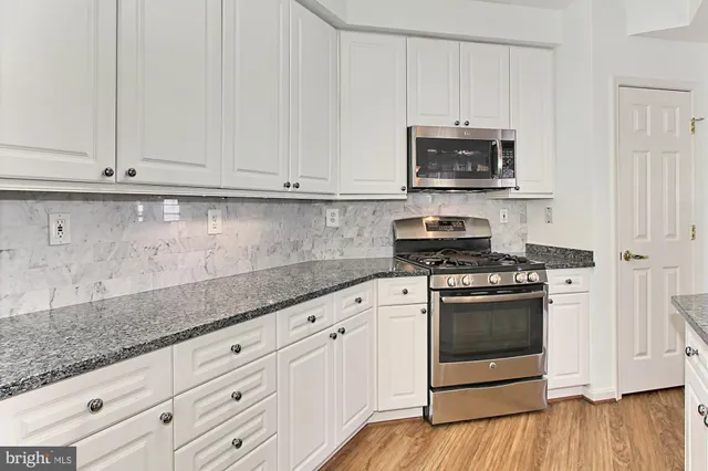 $2,900 | 5120 Donovan Drive, Unit 107, Alexandria, VA 22304