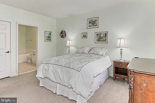 $2,900 | 5120 Donovan Drive, Unit 107, Alexandria, VA 22304