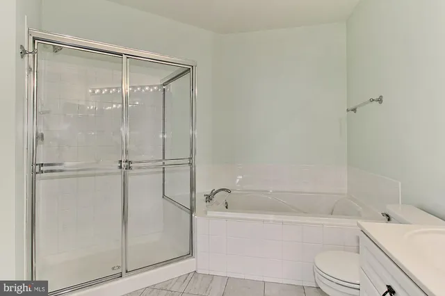 $2,900 | 5120 Donovan Drive, Unit 107, Alexandria, VA 22304