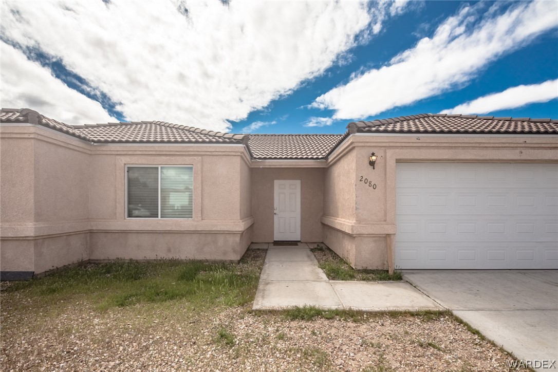 2080 Jamie Road Fort Mohave, AZ 86426 - Photo 5 of 29 a view of a house with a yard