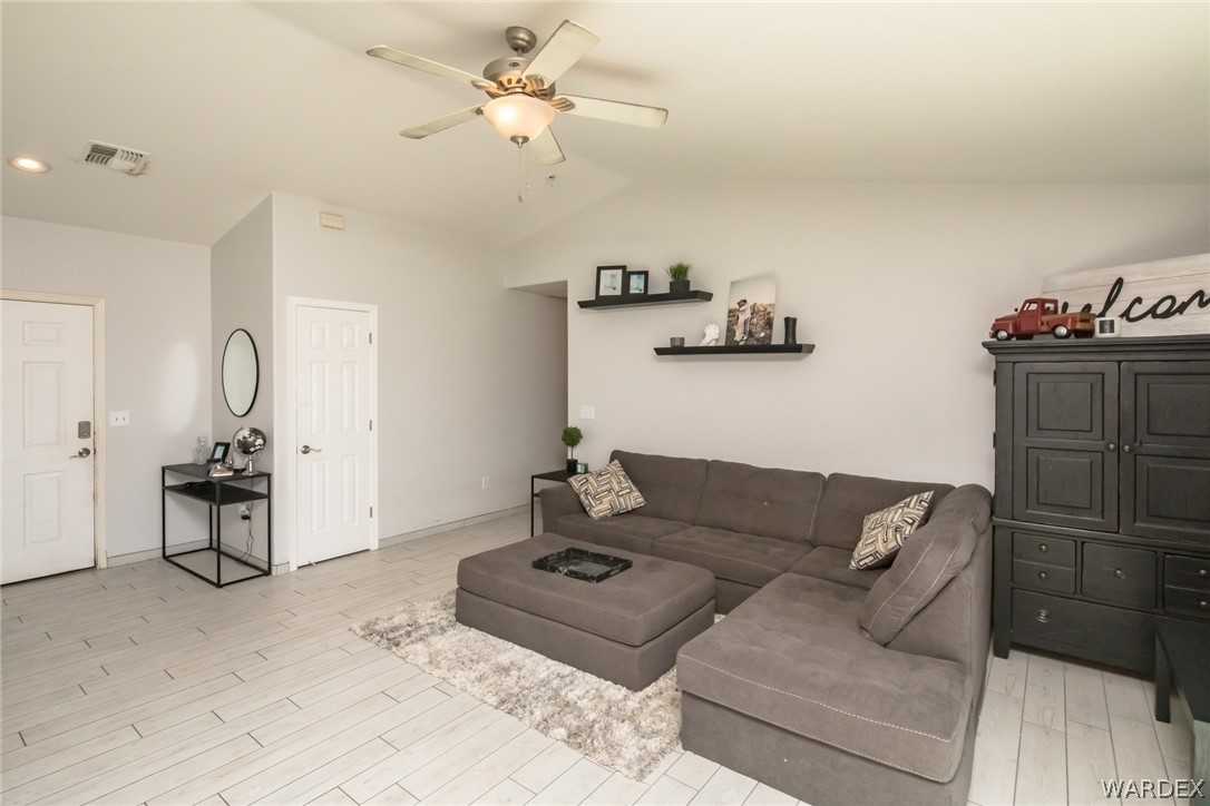2080 Jamie Road Fort Mohave, AZ 86426 - Photo 6 of 29 a living room with furniture