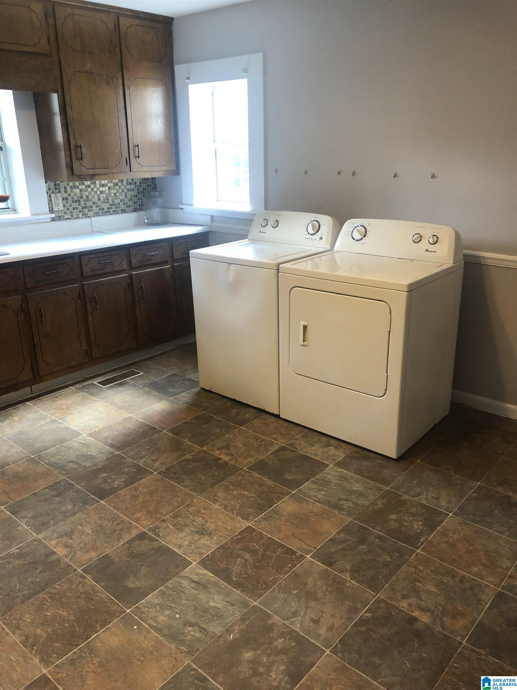 407 Elm Street Oneonta, AL 35121 - Photo 3 of 15