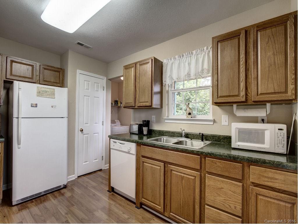 32 Stumpy Oak Road, Unit 11 Sylva, NC 28779 - Photo 11 of 24 Gallery Image 11