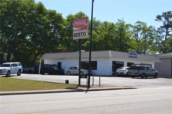 $1,200 | 205 B East Broad Street, Anderson, SC 29621