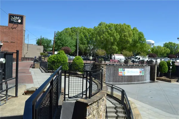 $1,200 | 205 B East Broad Street, Anderson, SC 29621