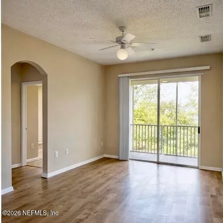 $189,000 | 10550 Baymeadows Road, Unit 211, Jacksonville, FL 32256