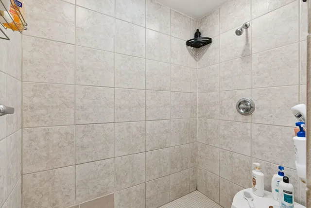 $999,999 | 86-88 Skips Way, Waterboro, ME 04087