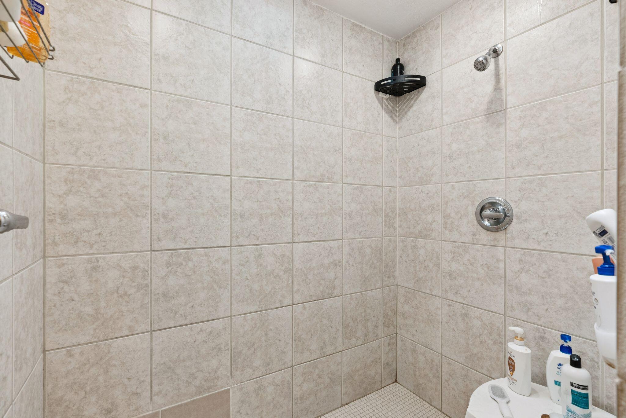 86-88 Skips Way Waterboro, ME 04087 - Photo 26 of 69 43_DSC01161