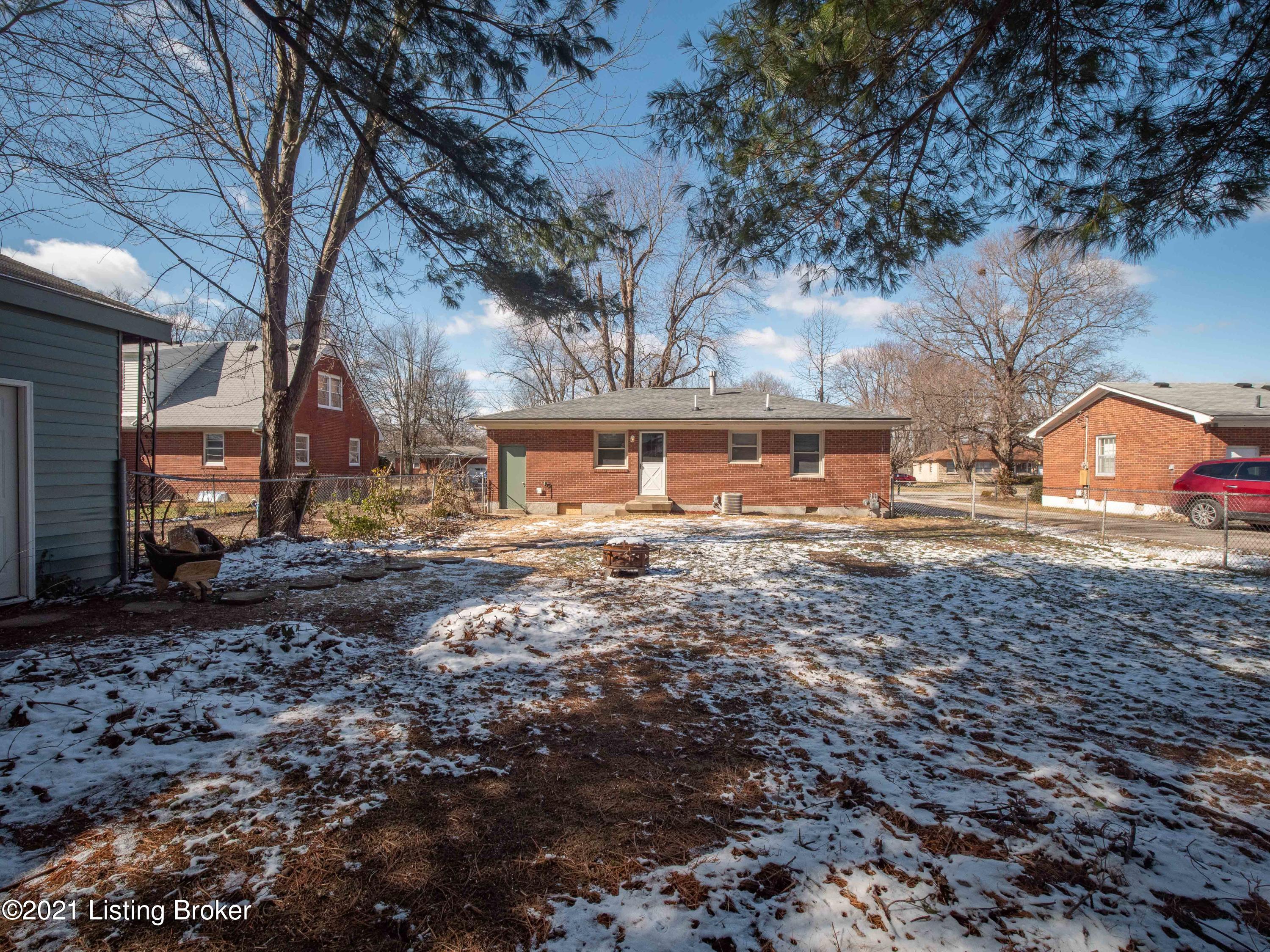 11007 Deering Road Louisville, KY 40272 - Photo 38 of 42 11007 Deering Road (38 of 50)
