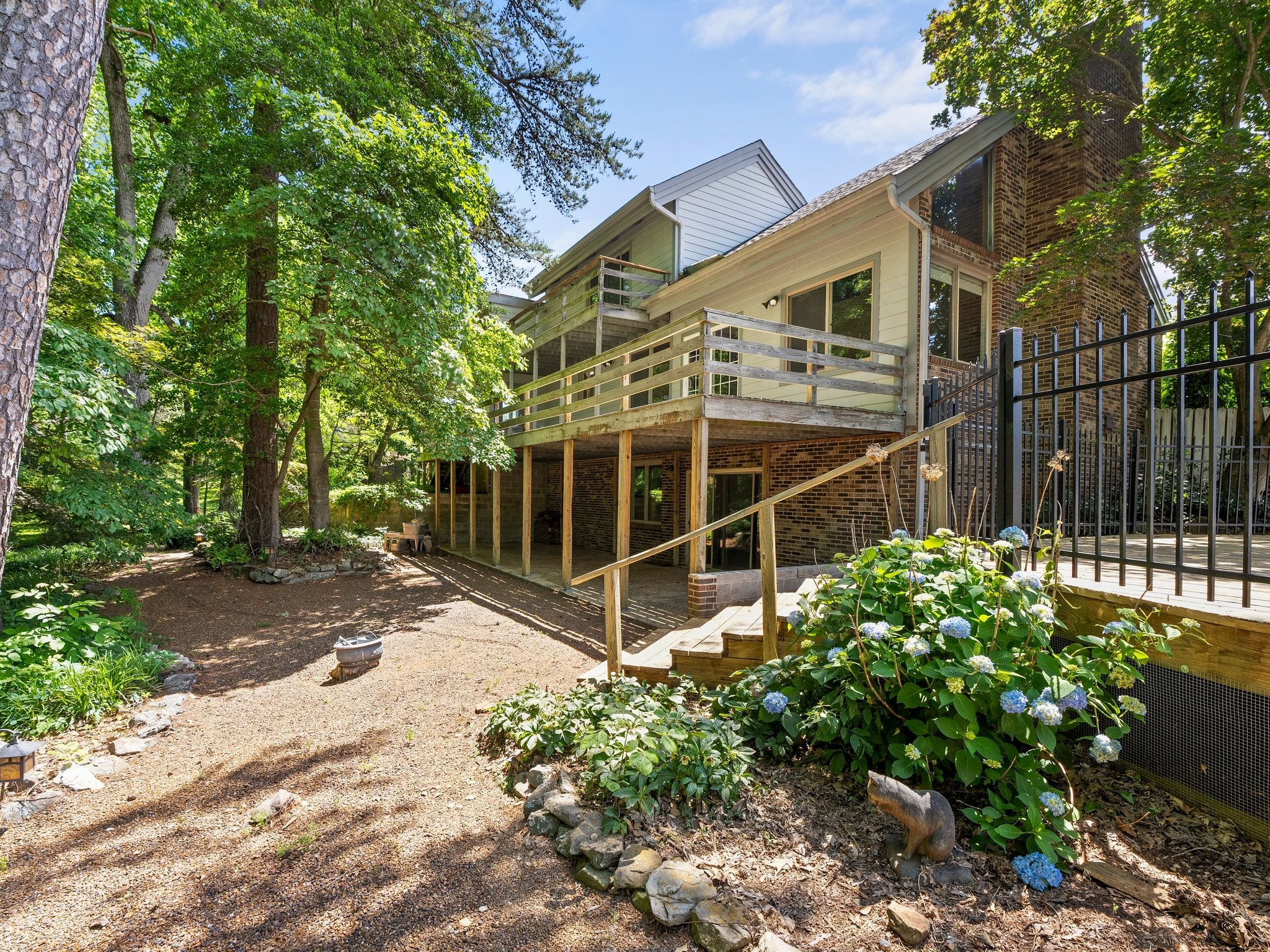 144 Wood Bluff Road Winchester, TN 37398 - Photo 59 of 63 a view of a large trees with wooden fence
