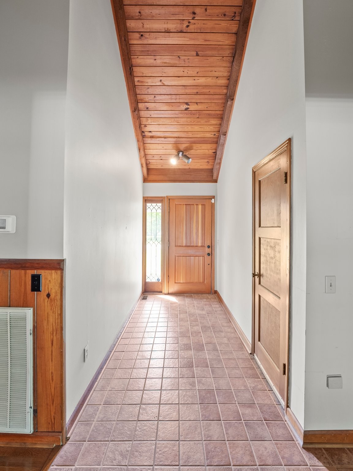 144 Wood Bluff Road Winchester, TN 37398 - Photo 8 of 63 a view of a hallway with windows