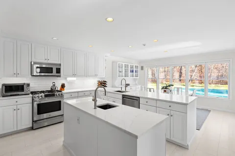 1611 Deerfield Road, Water Mill, NY 11976