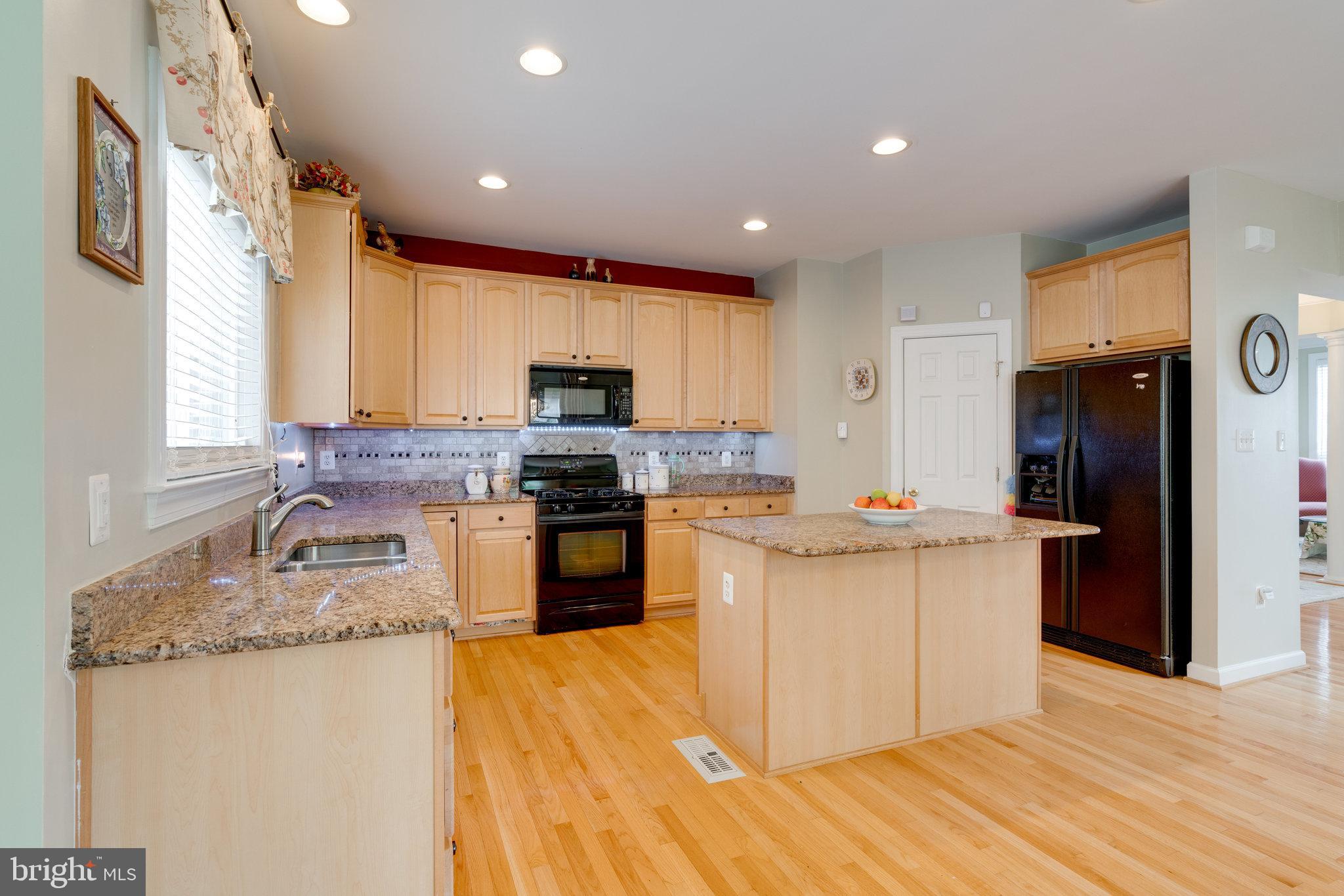 9185 Furey Road Lorton, VA 22079 - Photo 9 of 45 Gallery Image 9